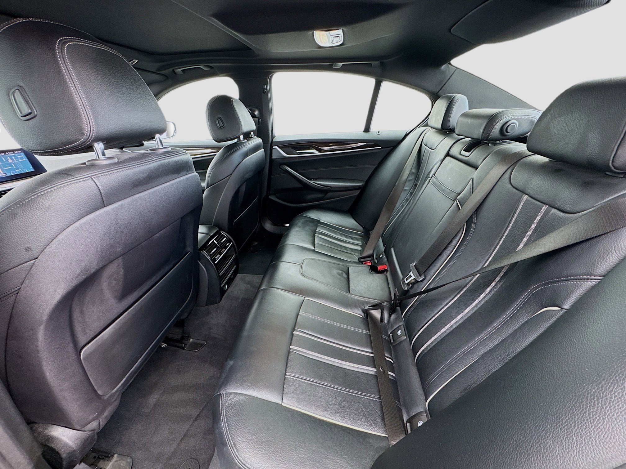 Used 2019 BMW 530i w/ Convenience Package RWD image 16