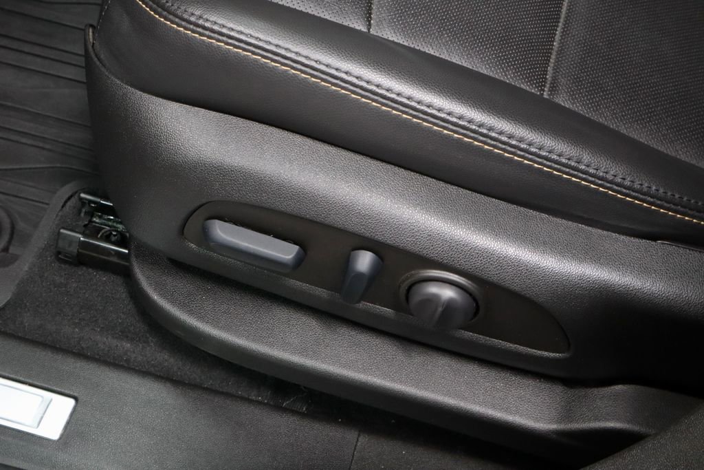 Used 2022 Chevrolet Equinox Premier AWD/4WD image 25