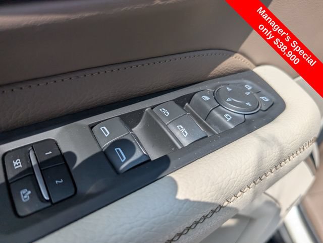 Used 2022 GMC Yukon Denali w/ Max Trailering Package AWD/4WD image 16