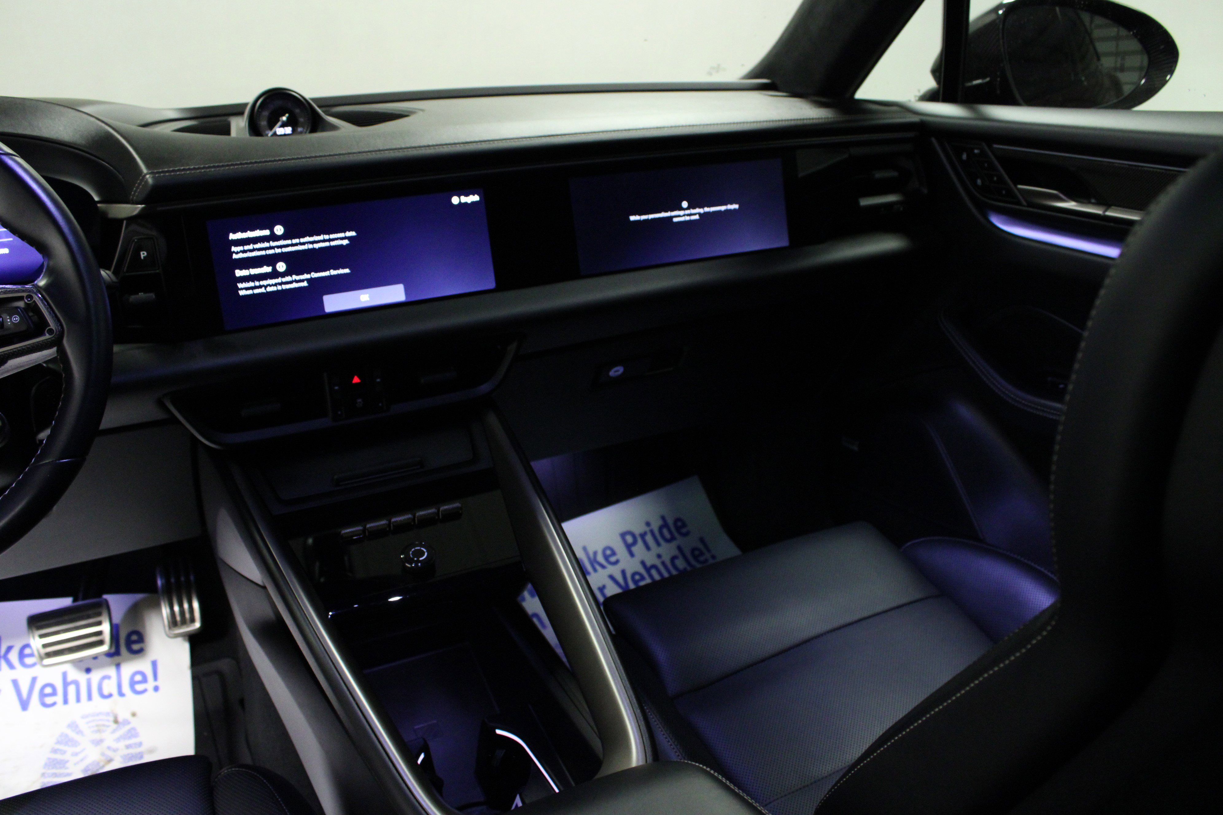 Used 2024 Porsche Macan Turbo Electric image 19