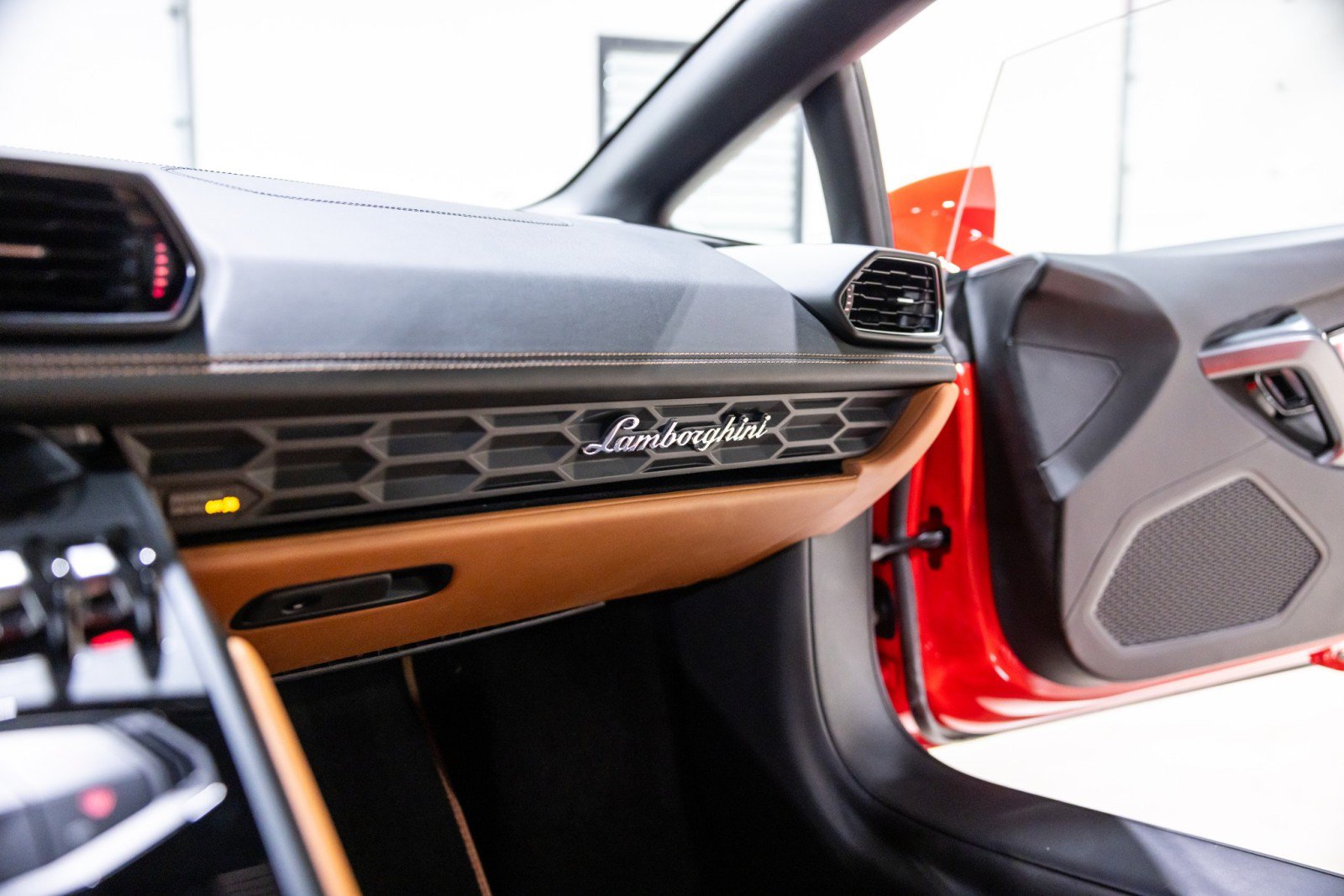 Used 2015 Lamborghini Huracan LP 610-4 AWD/4WD image 42