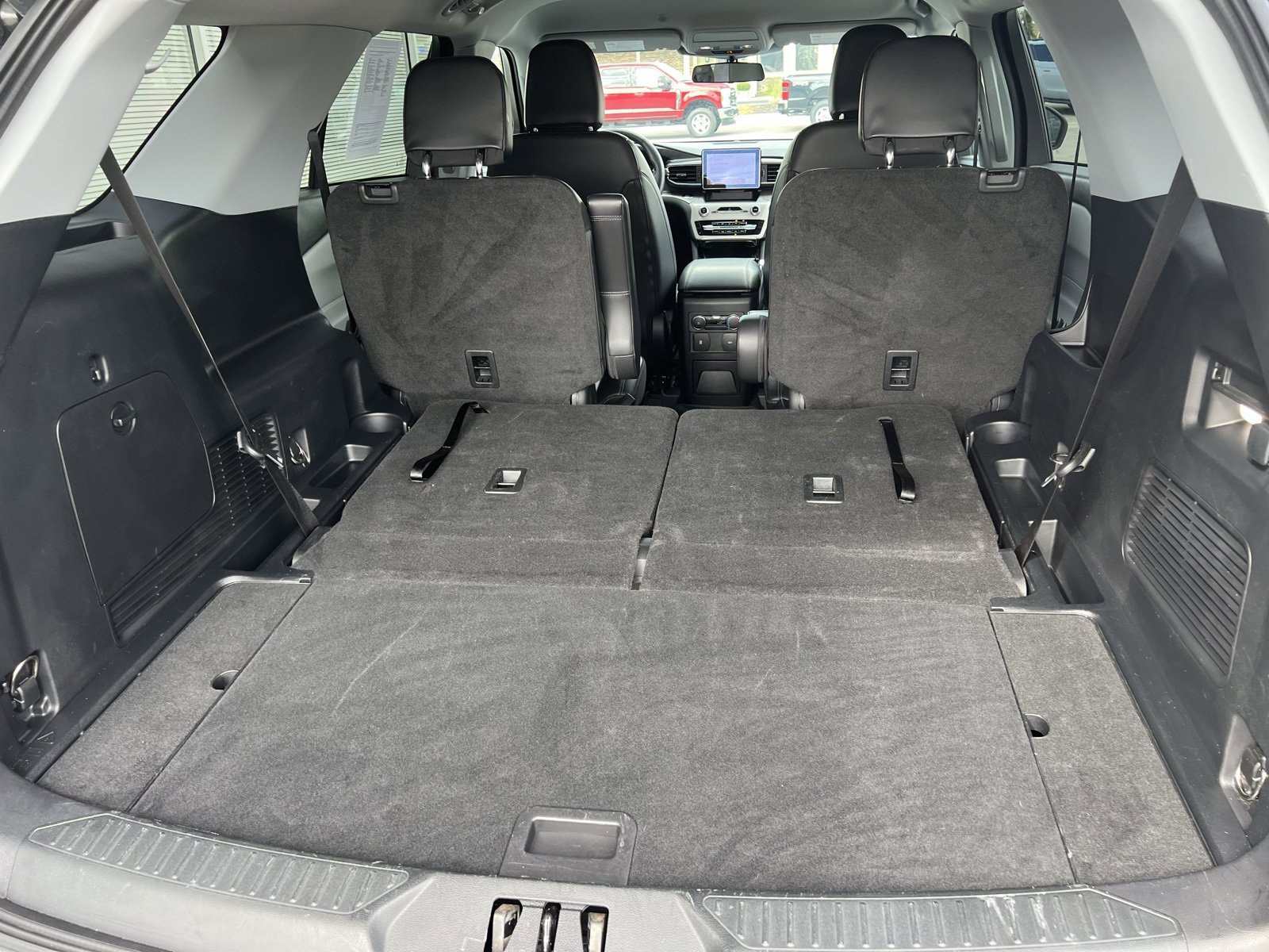 Used 2023 Ford Explorer XLT w/ Equipment Group 202A image 38