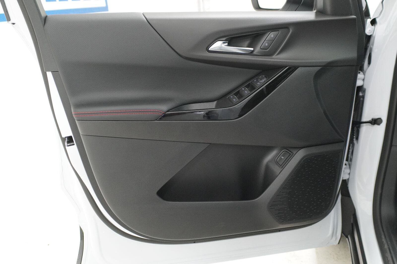 New 2027 Chevrolet Equinox RS FWD image 19