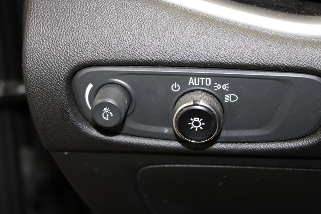 Used 2023 Chevrolet Malibu LT image 34