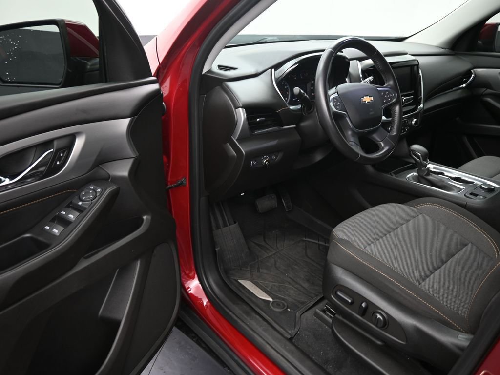 Used 2021 Chevrolet Traverse LT FWD image 10