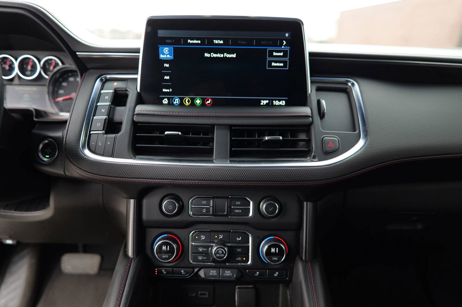 Used 2021 Chevrolet Suburban RST w/ Luxury Package image 24