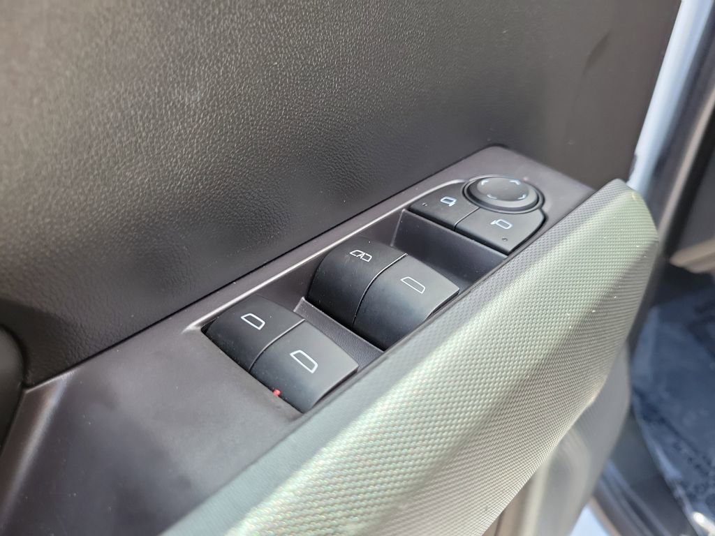 Used 2023 Chevrolet Colorado LT w/ LT Convenience Package II AWD/4WD image 16