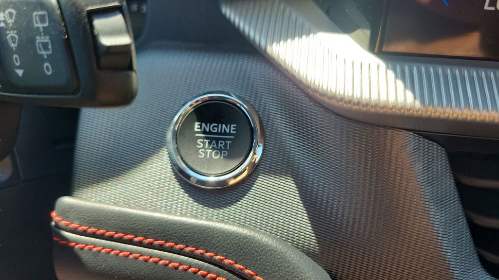 Used 2025 Ford Explorer ST-Line AWD/4WD image 27