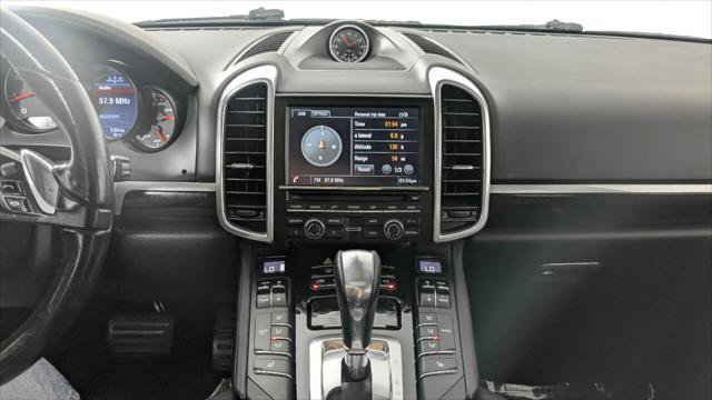 Used 2014 Porsche Cayenne Platinum Edition AWD/4WD image 24