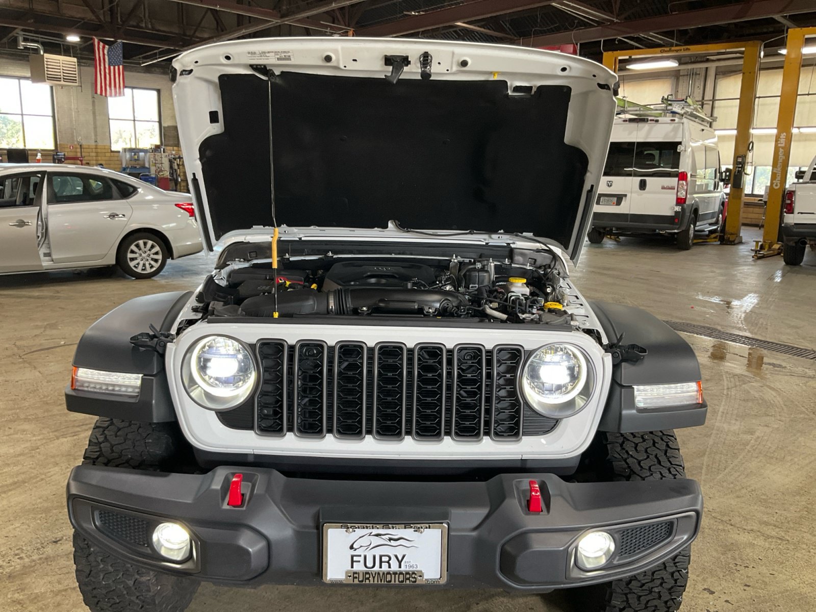 Used 2025 Jeep Wrangler Unlimited Rubicon w/ Convenience Group AWD/4WD image 18
