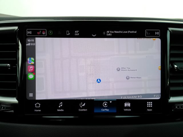 Used 2024 Chrysler Pacifica Touring-L FWD image 11