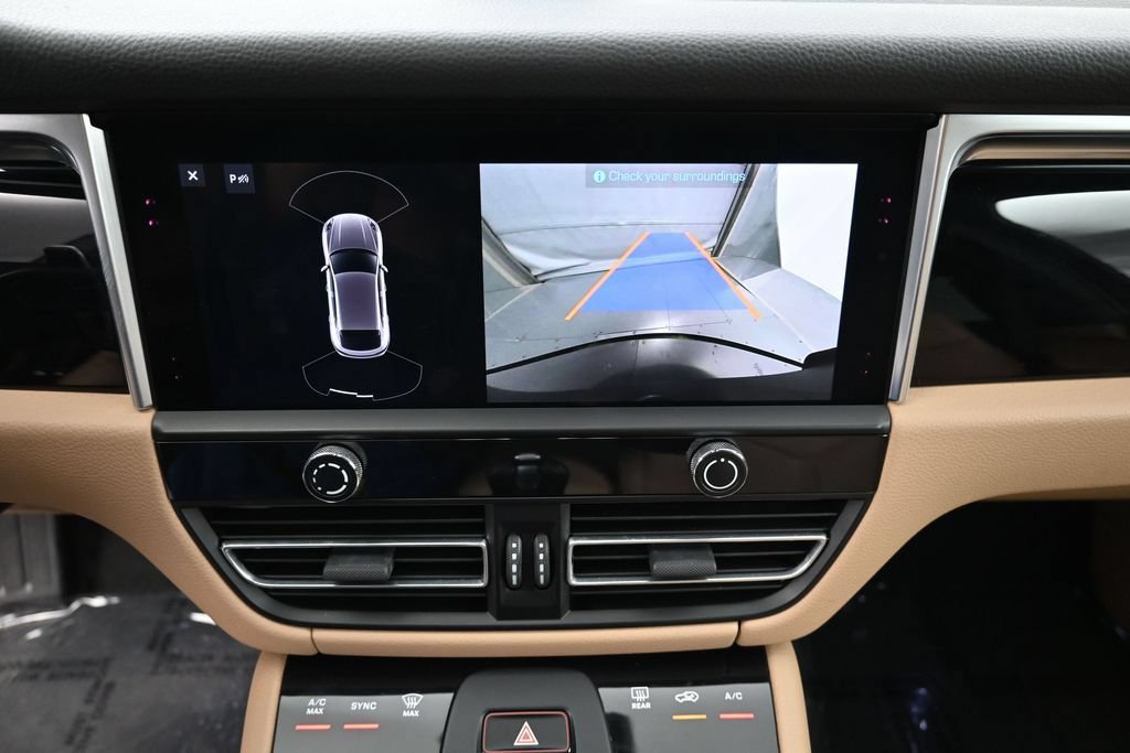 Certified 2022 Porsche Macan AWD/4WD image 20