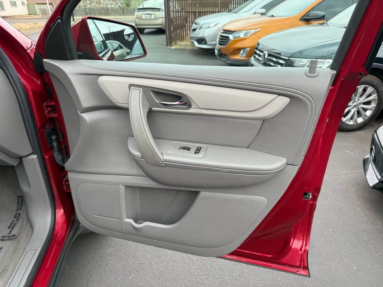 Used 2014 Chevrolet Traverse LT image 16