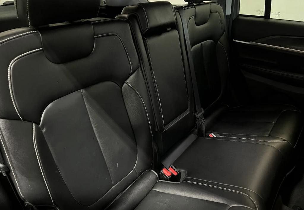 Used 2023 Jeep Grand Cherokee L Limited image 7