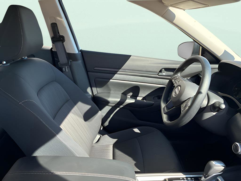 Used 2025 Nissan Altima 2.5 S image 10