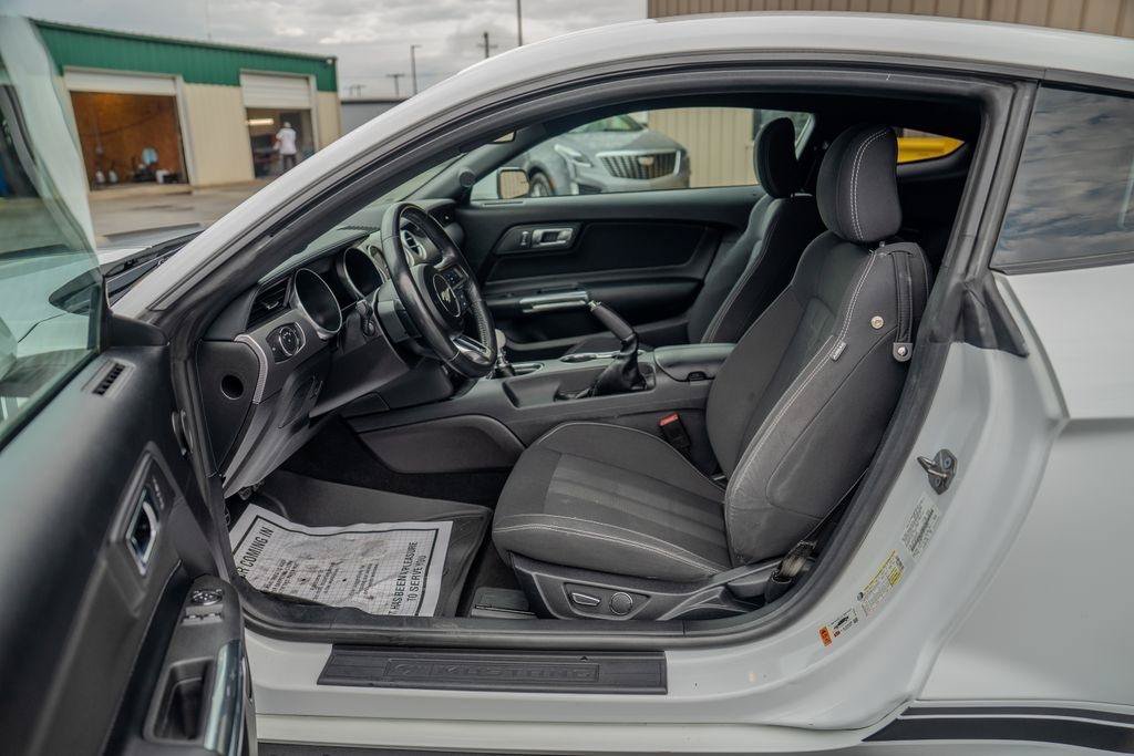 Used 2019 Ford Mustang GT RWD image 12
