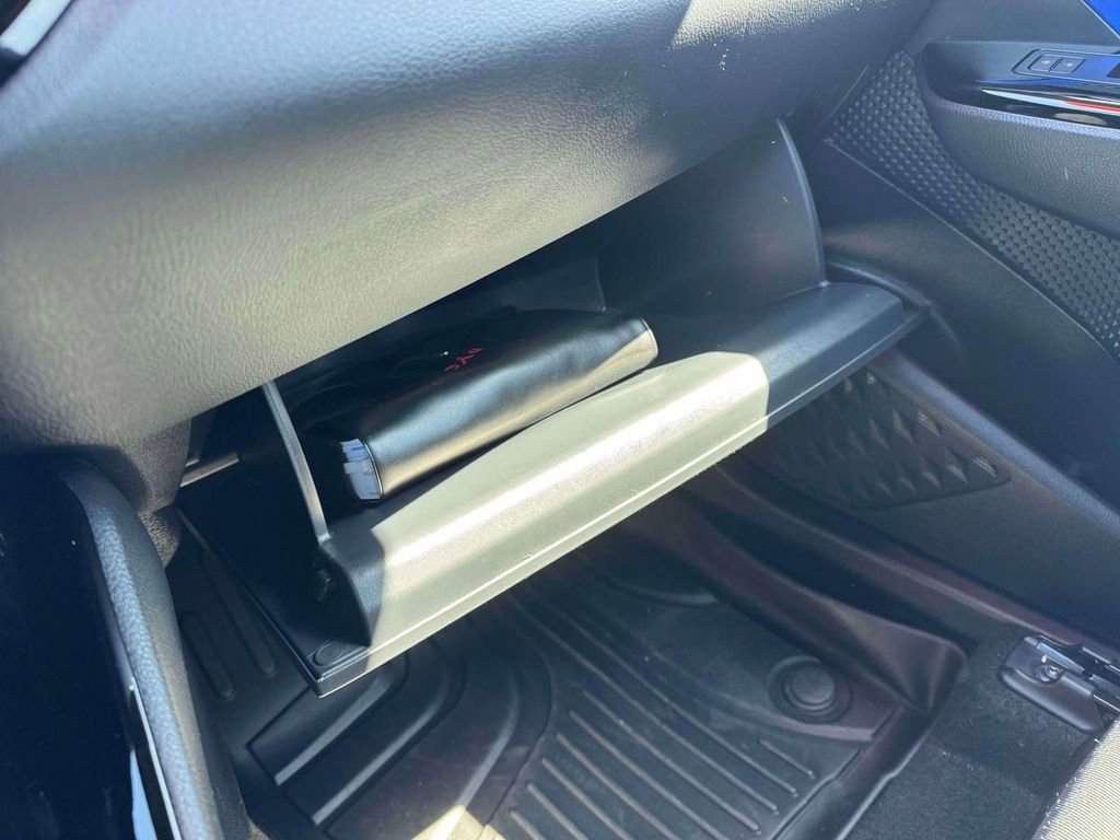 Used 2021 Toyota C-HR XLE image 33