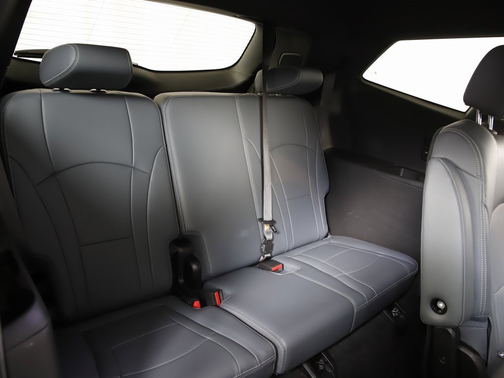 Used 2024 Buick Enclave Premium image 10