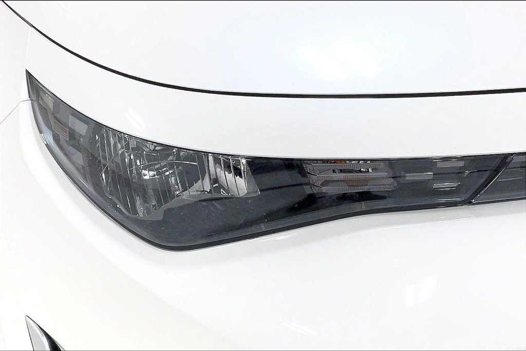 Used 2025 Kia Soul LX w/ LX Technology Package FWD image 35