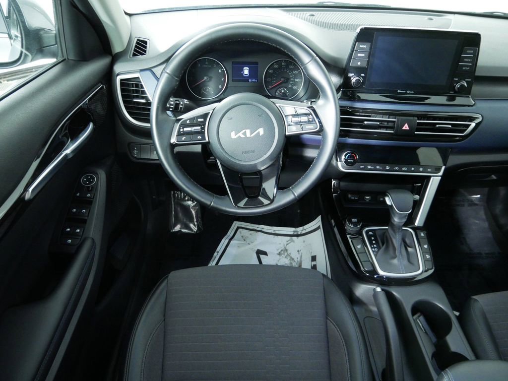 Certified 2023 Kia Seltos S image 20
