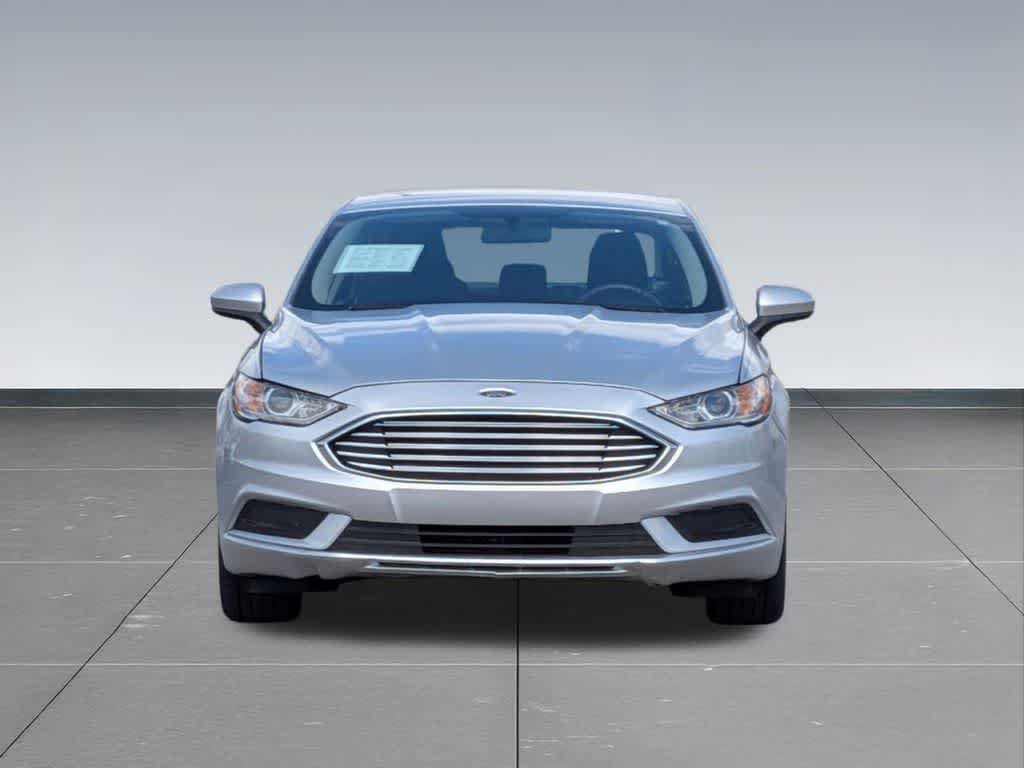Used 2018 Ford Fusion SE w/ Fusion SE Technology Package FWD image 10