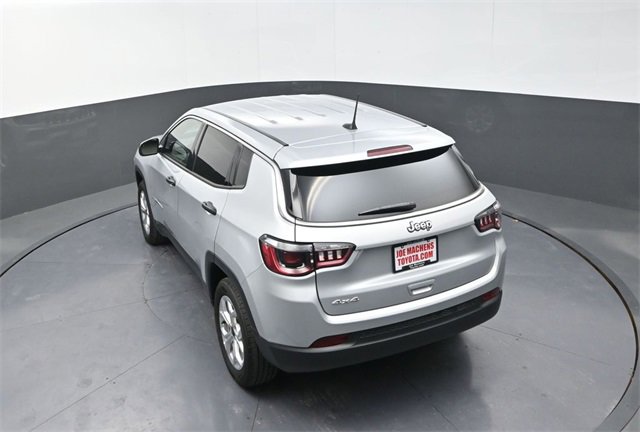 Used 2025 Jeep Compass Sport image 23