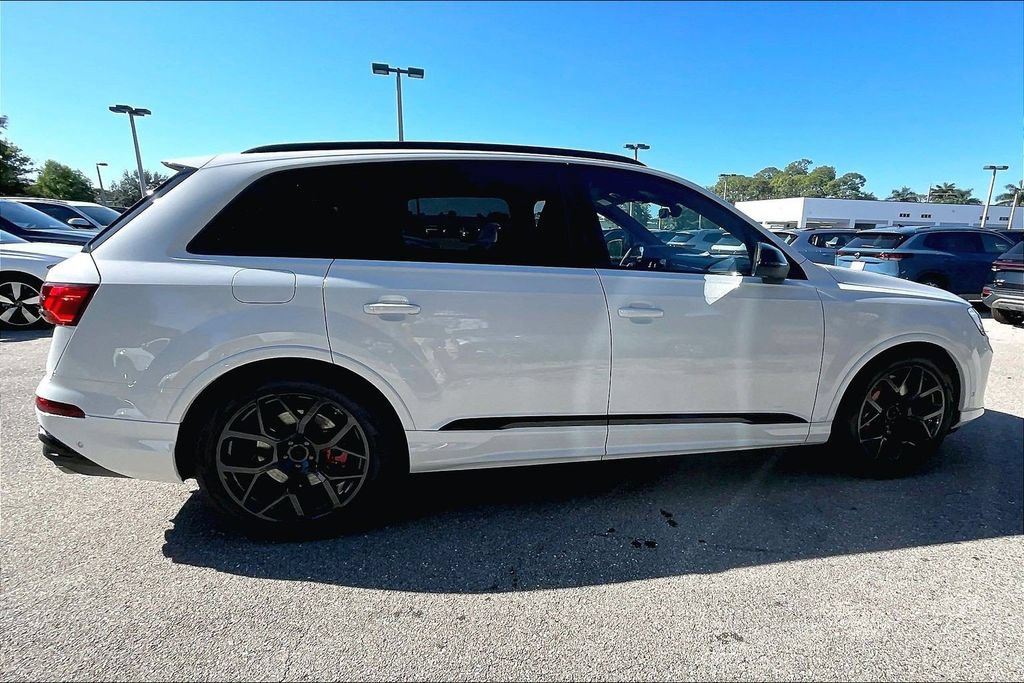 New 2026 Audi SQ7 Prestige AWD/4WD image 4