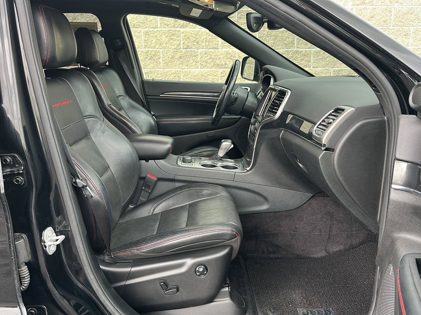 Used 2018 Jeep Grand Cherokee Trailhawk w/ Trailhawk Luxury Group AWD/4WD image 20