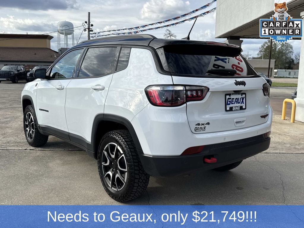 Used 2024 Jeep Compass Trailhawk image 11