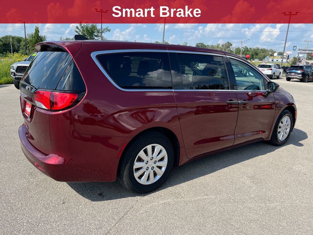 Used 2018 Chrysler Pacifica L FWD image 5