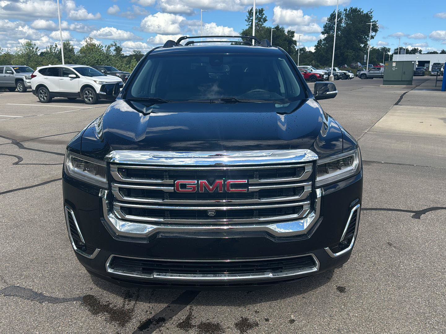 Used 2023 GMC Acadia SLT w/ Technology Package AWD/4WD image 8