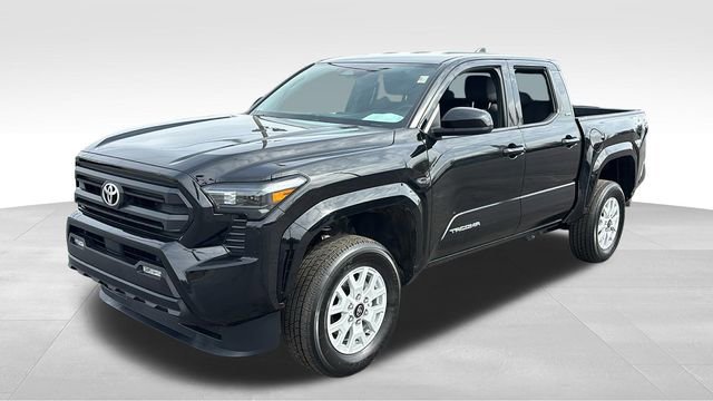 Used 2025 Toyota Tacoma SR5 AWD/4WD image 2