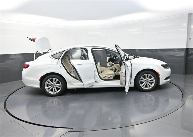 Used 2016 Chrysler 200 Limited image 45