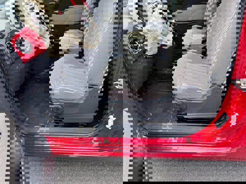 Used 2013 FIAT 500 Lounge image 15