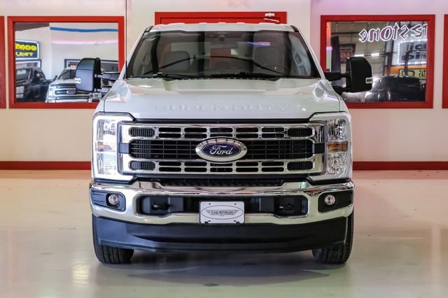 Used 2025 Ford F350 XLT AWD/4WD image 9