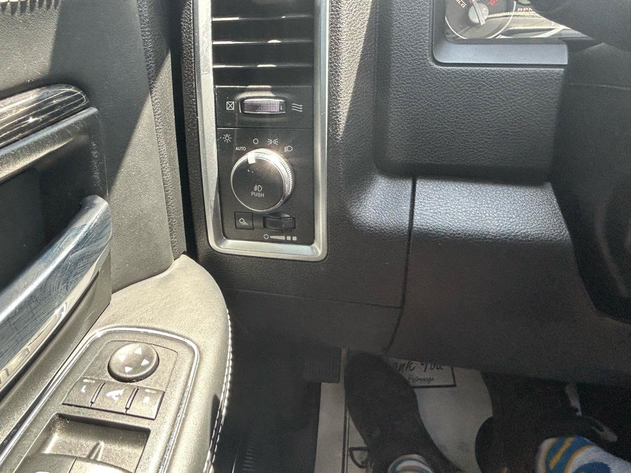Used 2017 RAM 1500 Limited AWD/4WD image 32