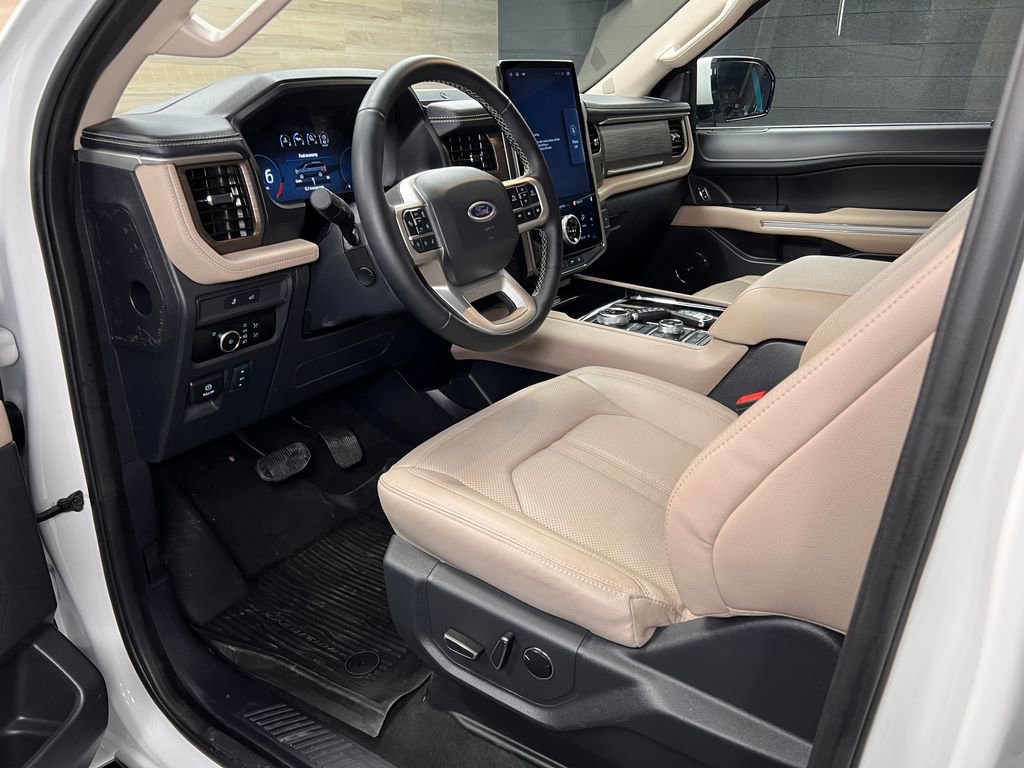 Used 2024 Ford Expedition Limited w/ Excursion Package AWD/4WD image 3