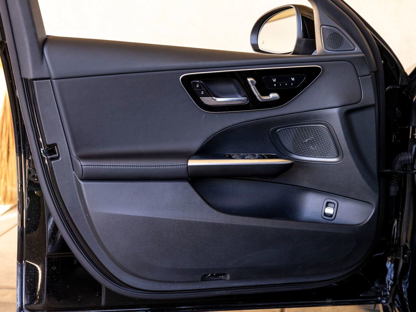 Used 2025 Mercedes-Benz C 300 Sedan image 12