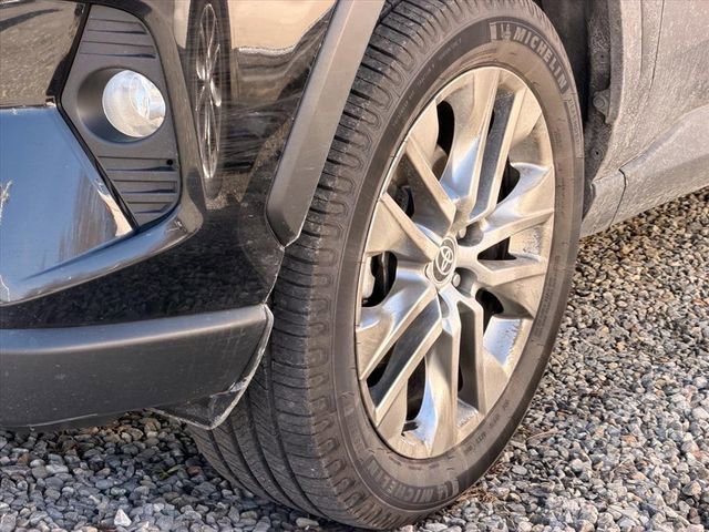 Used 2021 Toyota RAV4 XLE Premium image 5