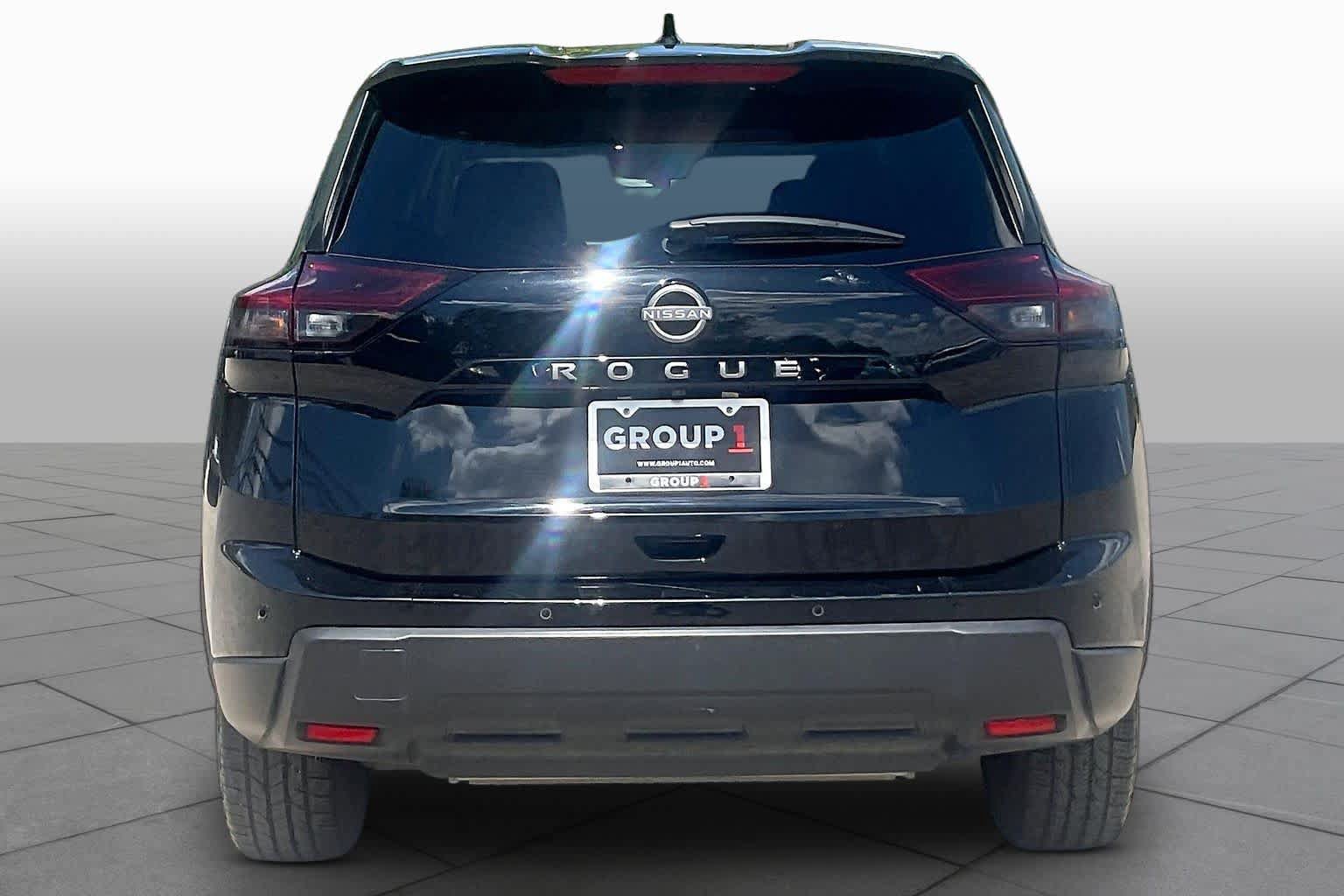Used 2025 Nissan Rogue SV FWD image 5