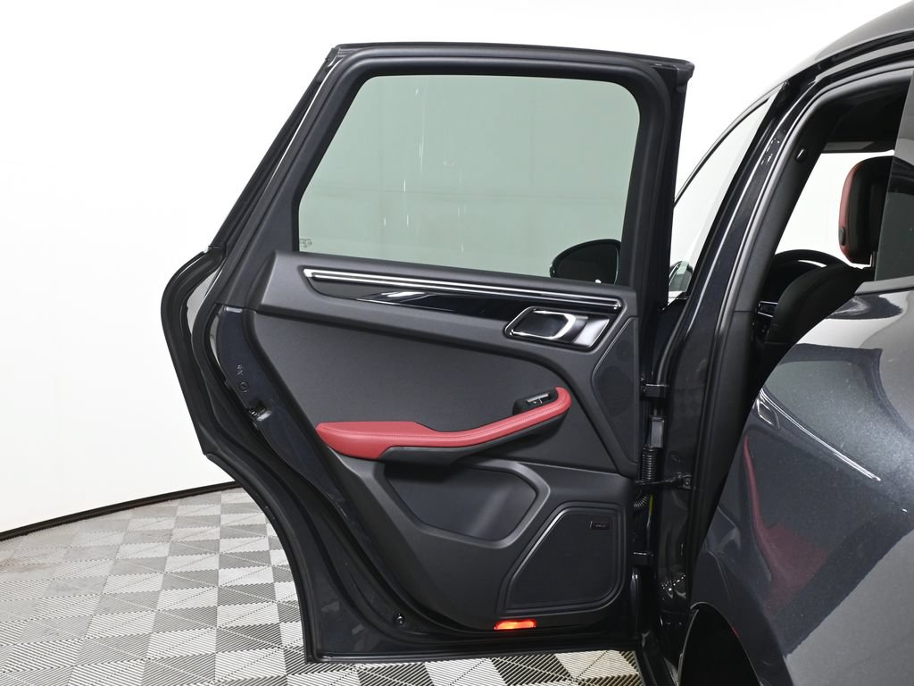 New 2026 Porsche Macan AWD/4WD image 35
