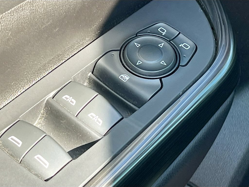 Used 2023 GMC Acadia SLT FWD image 18