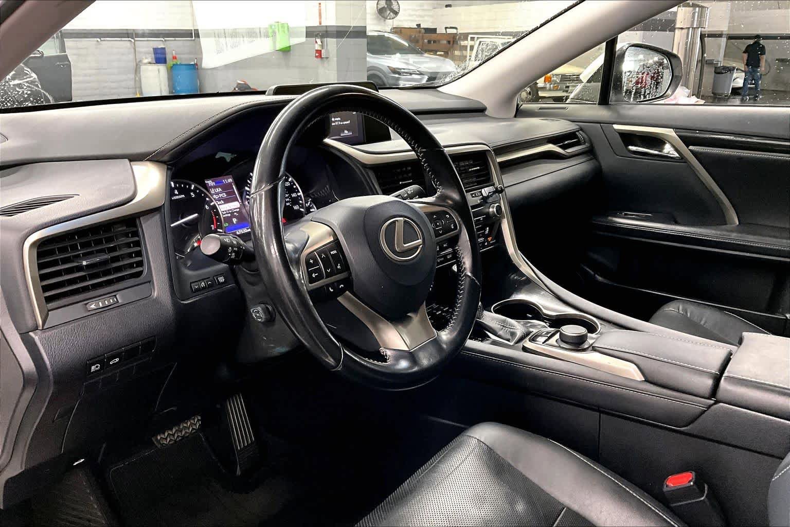 Used 2018 Lexus RX 350L FWD w/ Accessory Package image 17
