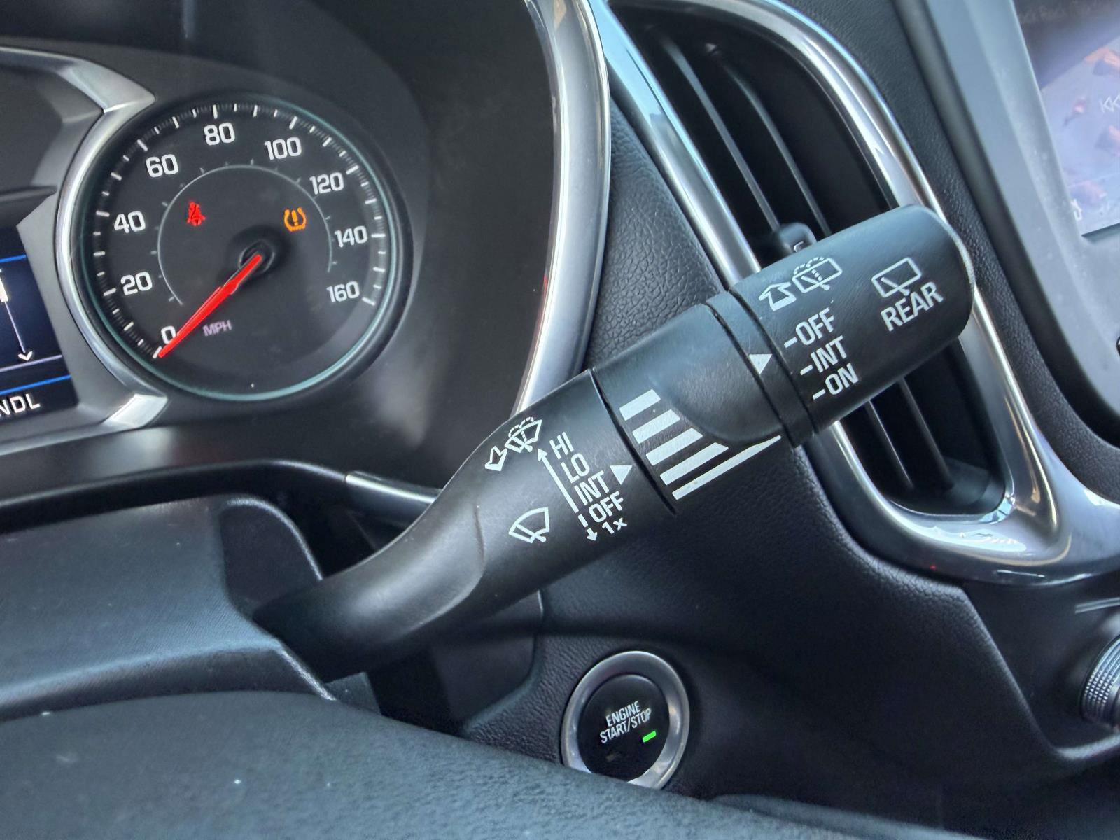 Used 2020 Chevrolet Equinox LT AWD/4WD image 28