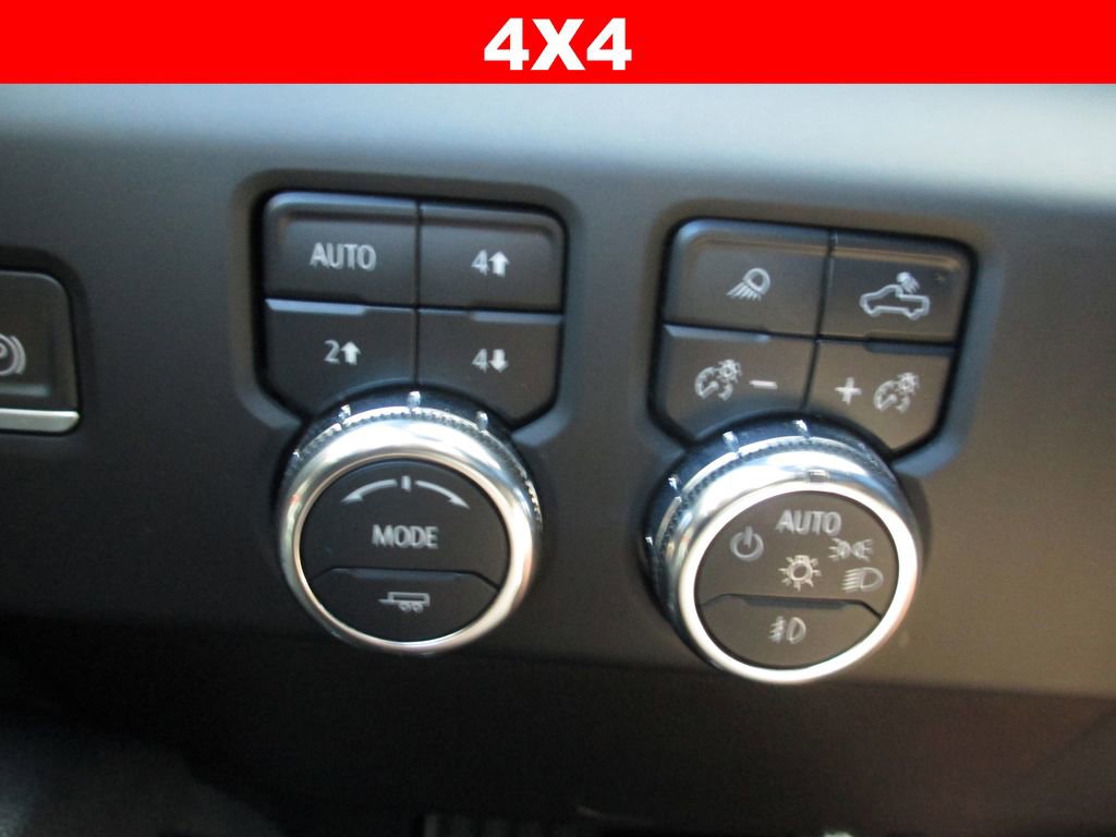 Used 2023 GMC Sierra 1500 AT4 w/ Technology Package image 32