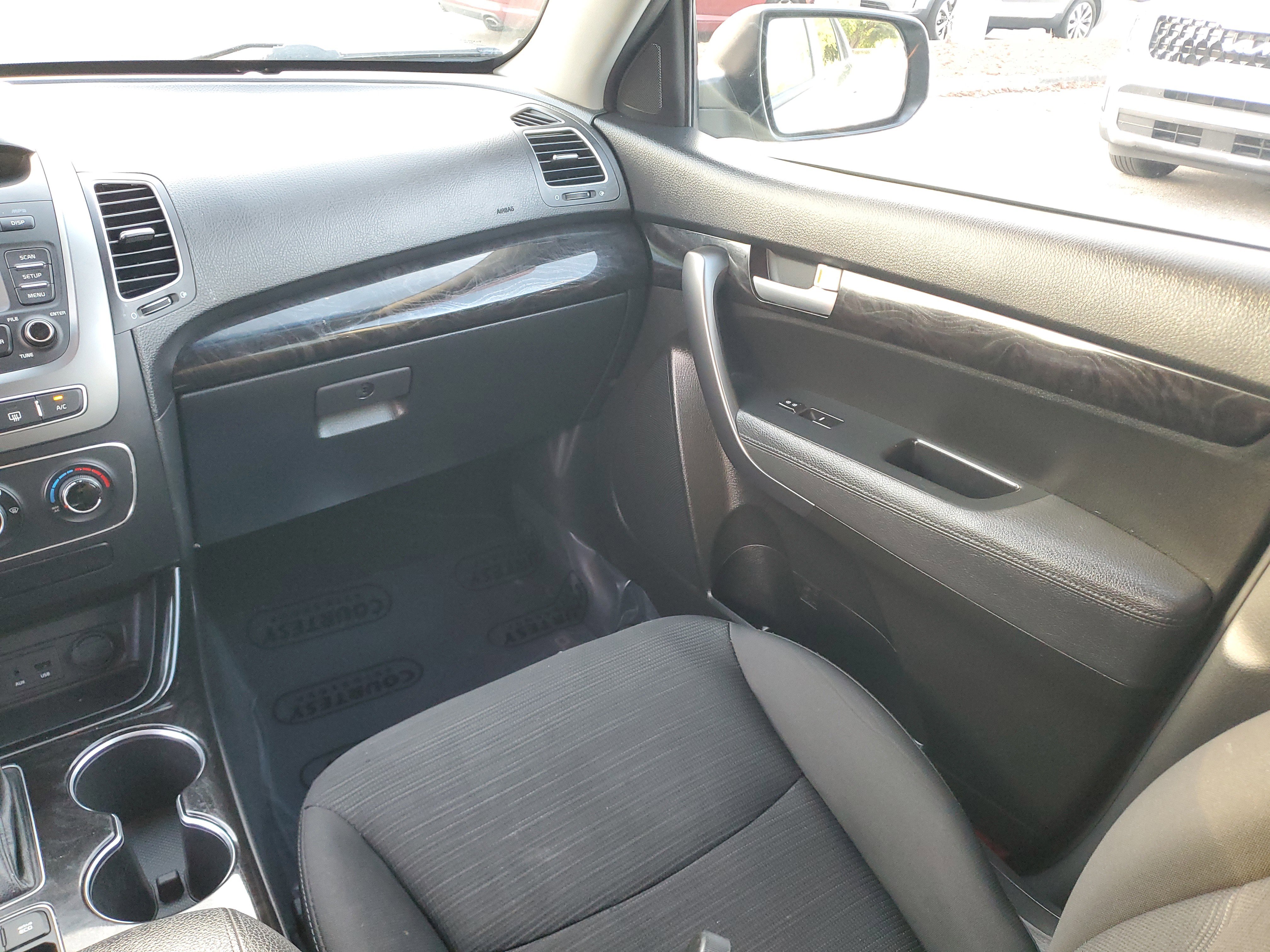 Used 2015 Kia Sorento LX FWD image 16