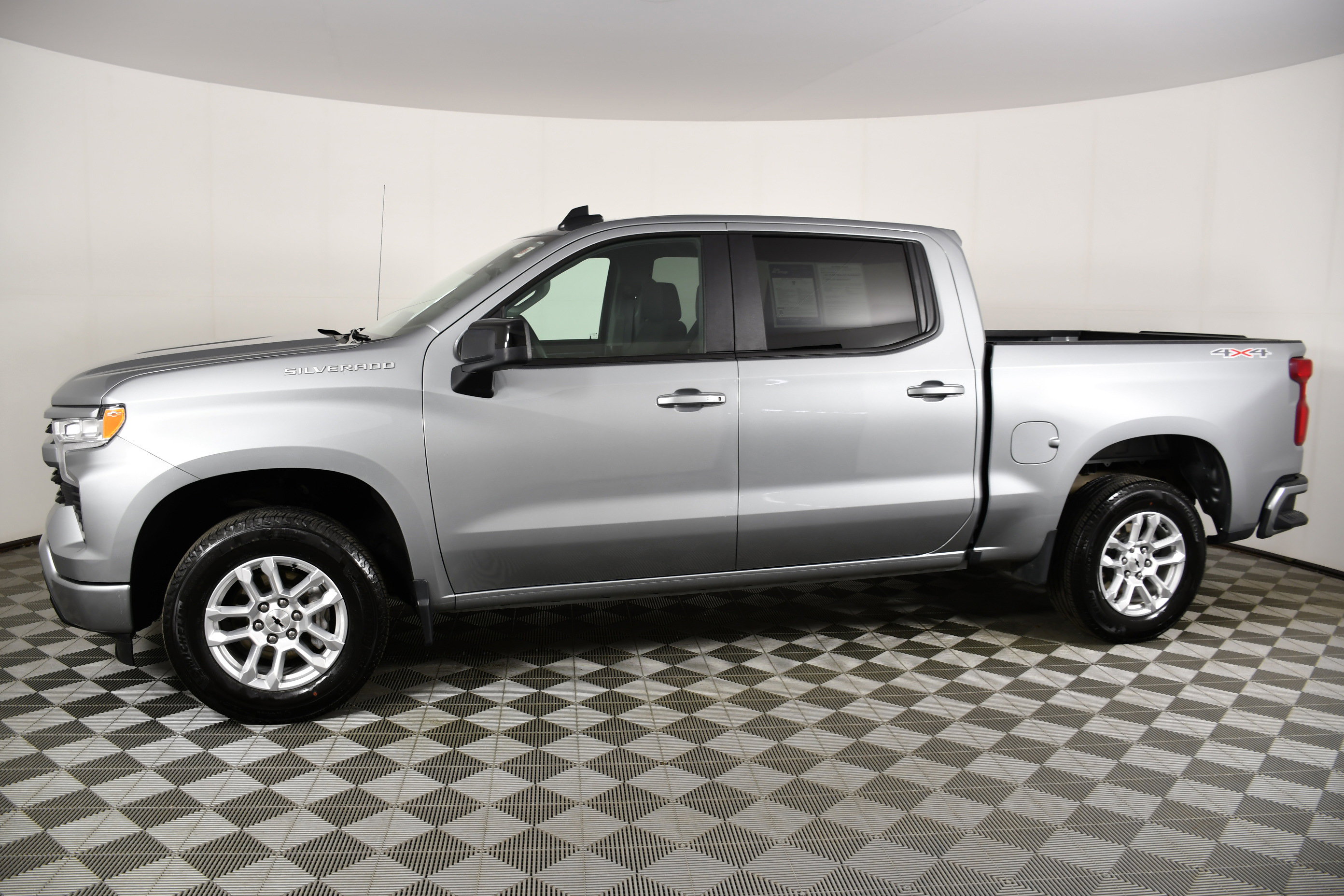Used 2026 Chevrolet Silverado 1500 RST image 9