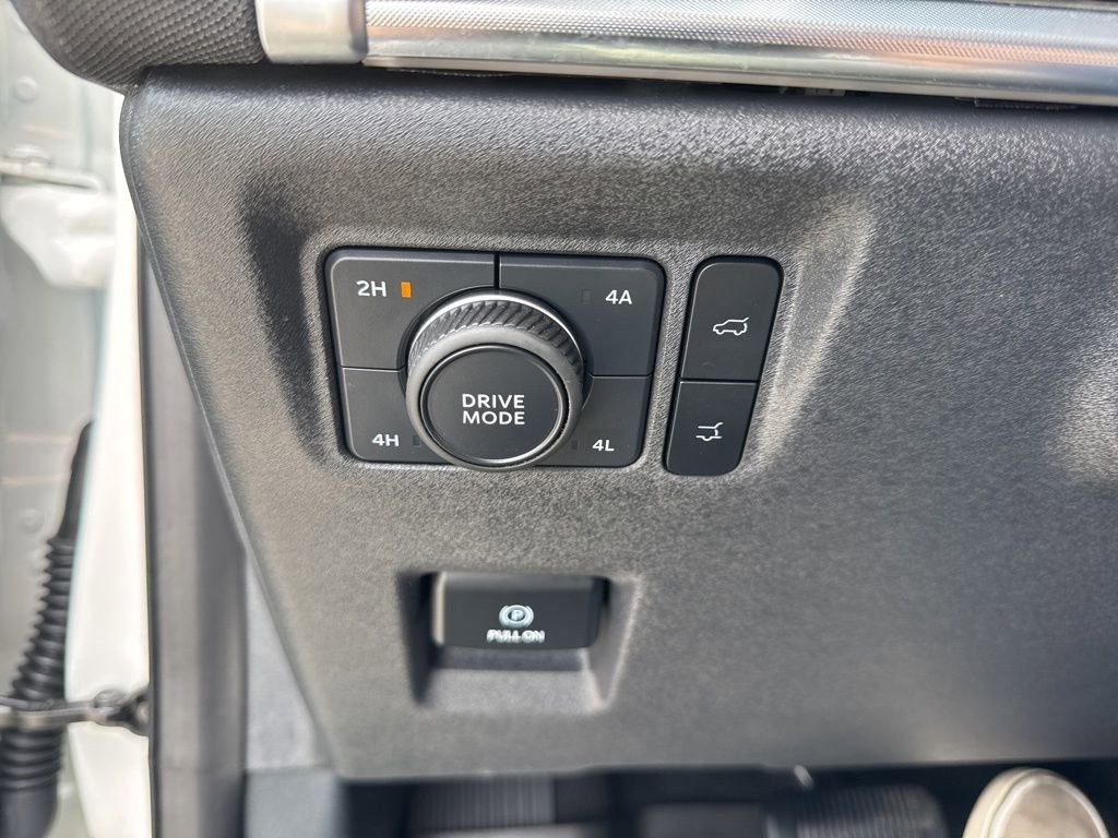 Used 2025 Ford Expedition Platinum w/ Driver's Package image 26