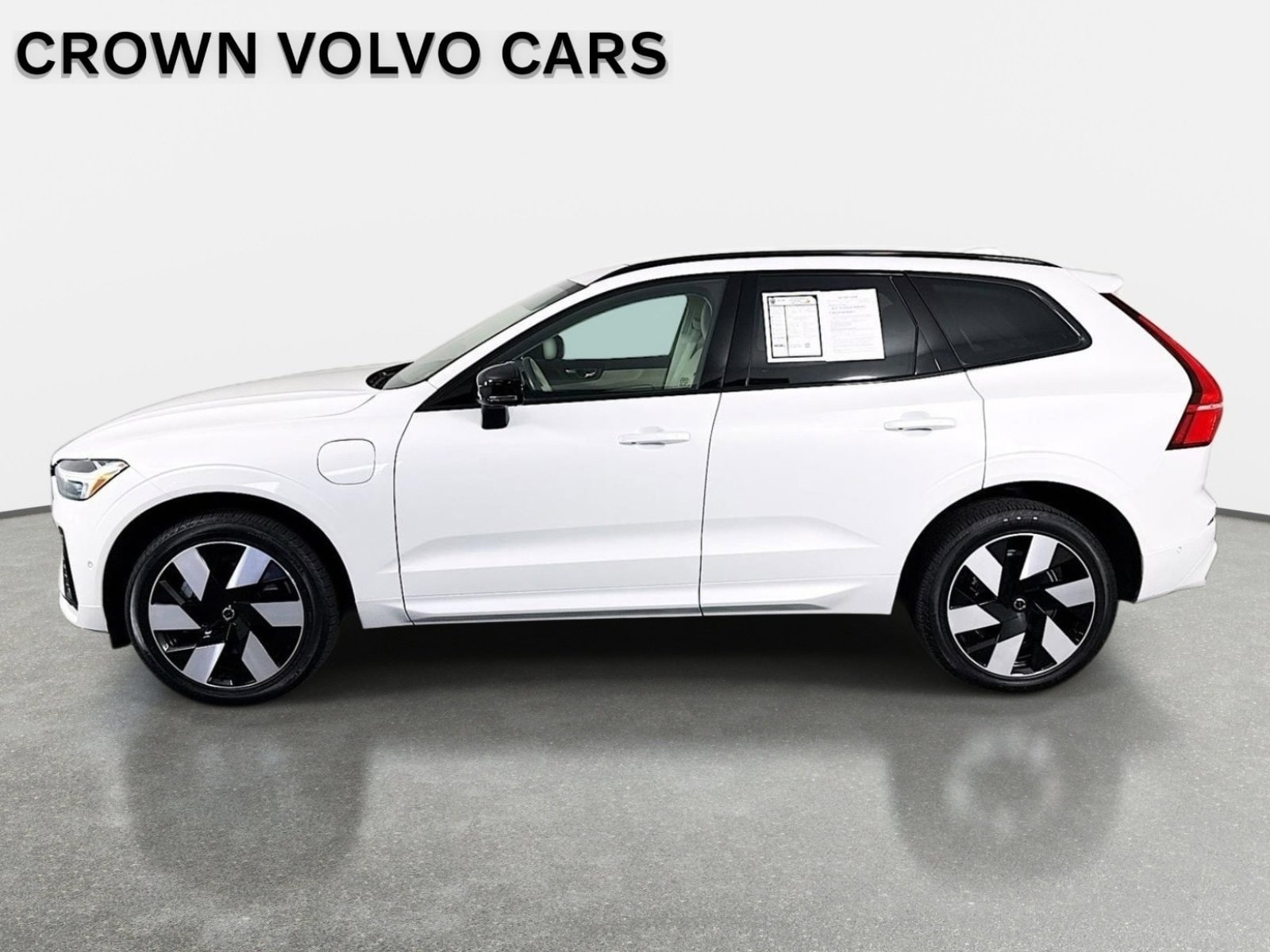 Used 2025 Volvo XC60 T8 Plus w/ Protection Package Premier AWD/4WD image 8