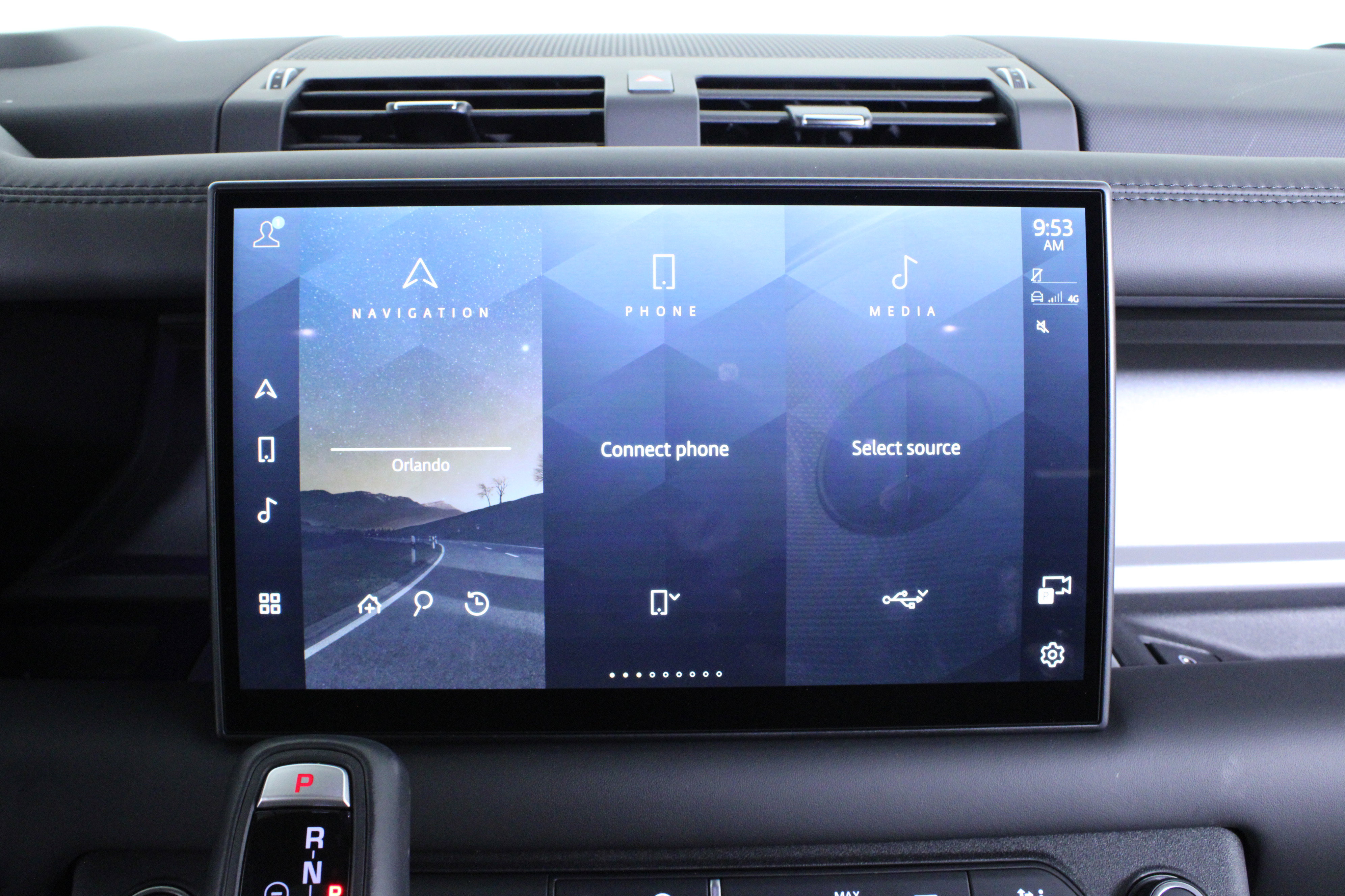 Used 2025 Land Rover Defender 130 V8 image 27